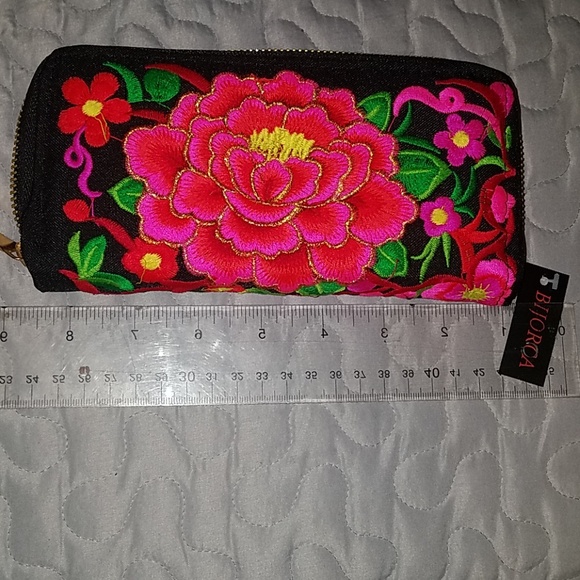 Embroidered wallet - Picture 3 of 4